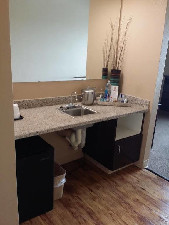 Ambassador Inn & Suites Baldwin エクステリア 写真